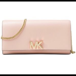 😍BRAND NEW MICHAEL KORS CLUTCH 💥